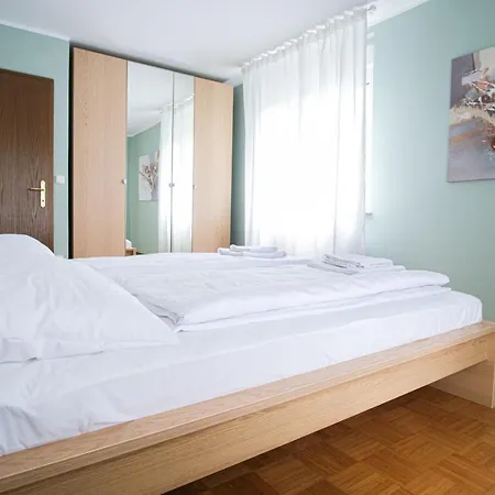 M16 Spacious And Bright Apartment