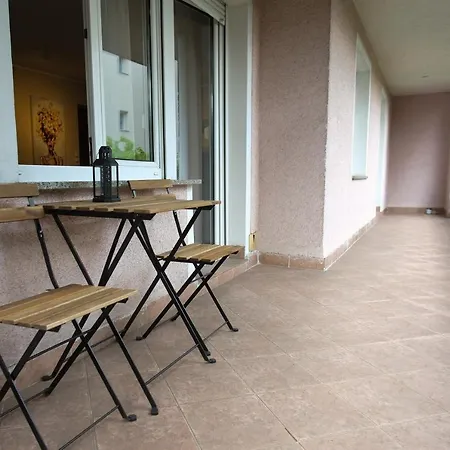M16 Spacious And Bright Apartment