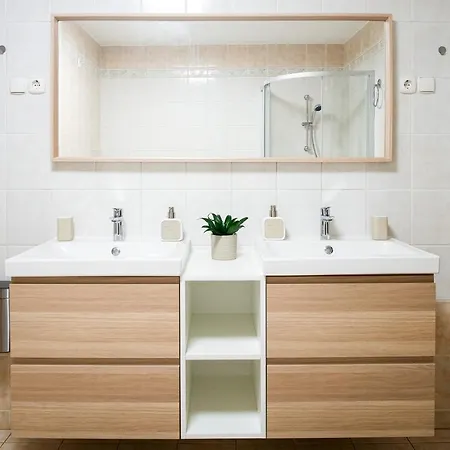 Apartment M16 Spacious And Bright Ljubljana